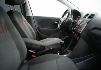 Подержанный автомобиль Volkswagen Polo Sedan 2018 года (12 фото)