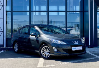 Подержанный автомобиль Peugeot 408 2012 года (3 фото)