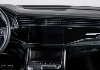 Подержанный автомобиль Audi Q7 2020 года (13 фото)