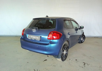 Подержанный автомобиль Toyota Auris Hatchback 2007 года (4 фото)