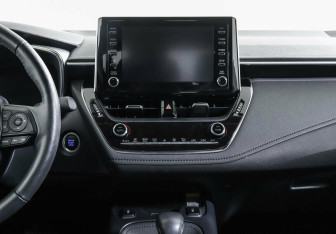 Подержанный автомобиль Toyota Corolla Sedan 2019 года (9 фото)
