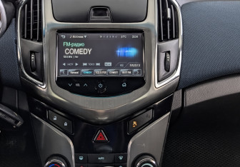 Подержанный автомобиль Chevrolet Cruze Hatchback 2015 года (17 фото)
