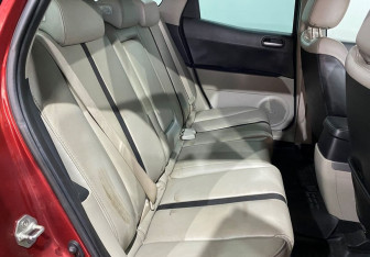 Подержанный автомобиль Mazda CX-7 2008 года (10 фото)