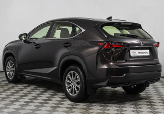 Подержанный автомобиль Lexus NX 2015 года (7 фото)