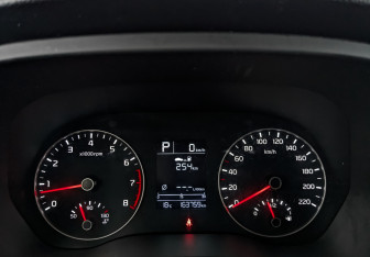 Подержанный автомобиль Kia Rio Hatchback 2021 года (15 фото)