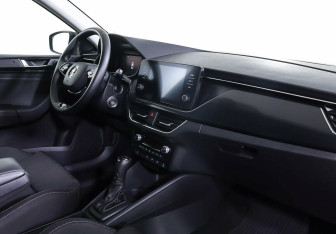 Подержанный автомобиль Skoda Rapid Liftback 2021 года (9 фото)