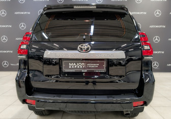 Подержанный автомобиль Toyota Land Cruiser Prado 2021 года (6 фото)