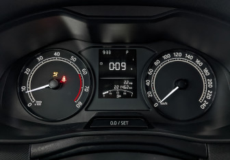 Подержанный автомобиль Skoda Rapid Liftback 2021 года (16 фото)