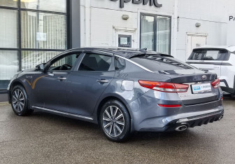 Подержанный автомобиль Kia Optima Sedan 2019 года (7 фото)