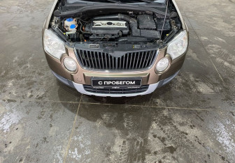 Подержанный автомобиль Skoda Yeti 2010 года (14 фото)