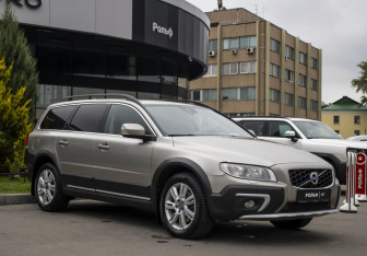 Подержанный автомобиль Volvo XC70 2014 года (3 фото)