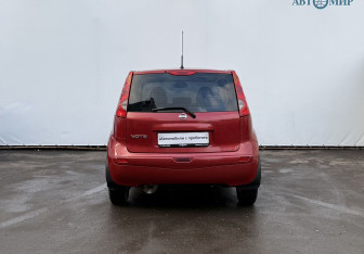 Подержанный автомобиль Nissan Note 2008 года (6 фото)
