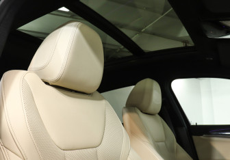Подержанный автомобиль BMW X4 2021 года (25 фото)