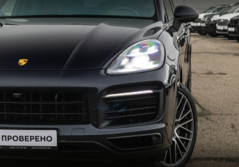 Подержанный автомобиль Porsche Cayenne 2019 года (2 фото)