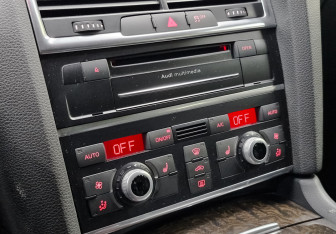 Подержанный автомобиль Audi Q7 2014 года (20 фото)