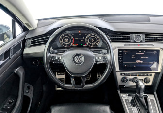Подержанный автомобиль Volkswagen Passat Wagon 2018 года (22 фото)