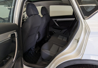 Подержанный автомобиль Geely Coolray 2023 года (12 фото)