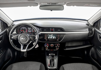 Подержанный автомобиль Kia Rio Hatchback 2019 года (13 фото)