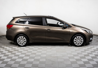 Подержанный автомобиль Kia Ceed Wagon 2014 года (4 фото)