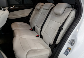 Подержанный автомобиль Mercedes-Benz GLE 2017 года (18 фото)