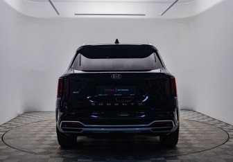 Подержанный автомобиль Kia Sorento 2020 года (6 фото)