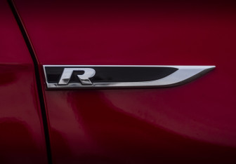 Подержанный автомобиль Volkswagen Golf R Wagon 2018 года (20 фото)