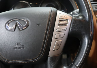 Подержанный автомобиль Infiniti QX80 2018 года (17 фото)