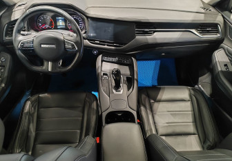 Подержанный автомобиль Haval F7 2019 года (10 фото)