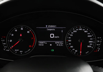 Подержанный автомобиль Audi A4 Sedan 2017 года (11 фото)