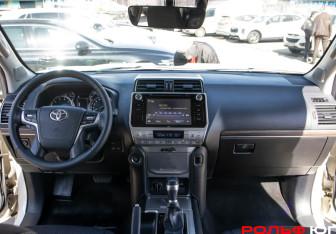 Подержанный автомобиль Toyota Land Cruiser Prado 2019 года (10 фото)