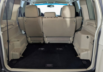 Подержанный автомобиль Mitsubishi Pajero 2017 года (10 фото)