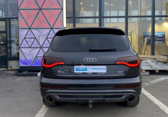 Подержанный автомобиль Audi Q7 2014 года (6 фото)