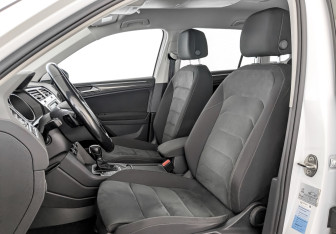 Подержанный автомобиль Volkswagen Tiguan 2017 года (20 фото)