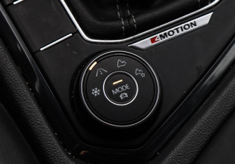 Подержанный автомобиль Volkswagen Tiguan 2021 года (14 фото)
