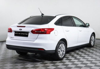Подержанный автомобиль Ford Focus Sedan 2018 года (3 фото)