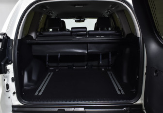 Подержанный автомобиль Toyota Land Cruiser Prado 2020 года (17 фото)