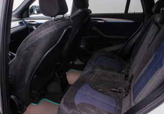 Подержанный автомобиль BMW X1 2018 года (11 фото)