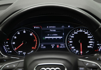 Подержанный автомобиль Audi Q5 2017 года (11 фото)
