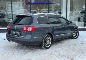 Подержанный автомобиль Volkswagen Passat Wagon 2010 года (8 фото)