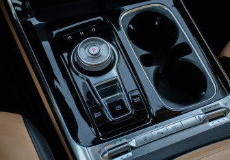 Подержанный автомобиль Kia Carnival 2021 года (24 фото)