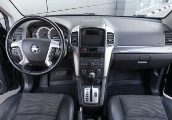 Подержанный автомобиль Chevrolet Captiva 2008 года (14 фото)