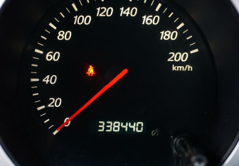 Подержанный автомобиль Suzuki Grand Vitara 2006 года (14 фото)