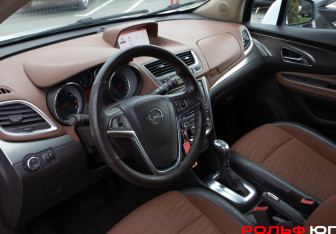 Подержанный автомобиль Opel Mokka 2014 года (10 фото)