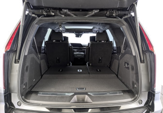 Подержанный автомобиль Cadillac Escalade Suv 2022 года (26 фото)