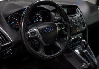 Подержанный автомобиль Ford Focus Wagon 2013 года (7 фото)