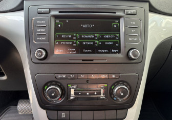 Подержанный автомобиль Skoda Yeti 2013 года (15 фото)
