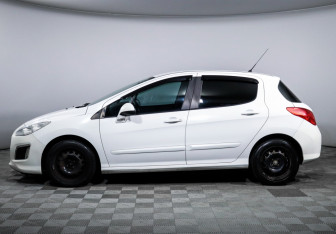 Подержанный автомобиль Peugeot 308 Hatchback 2012 года (8 фото)