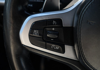 Подержанный автомобиль BMW X3 2019 года (25 фото)