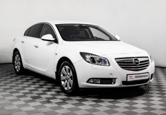 Подержанный автомобиль Opel Insignia Sedan 2010 года (3 фото)