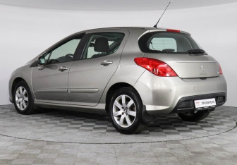 Подержанный автомобиль Peugeot 308 Hatchback 2012 года (4 фото)
